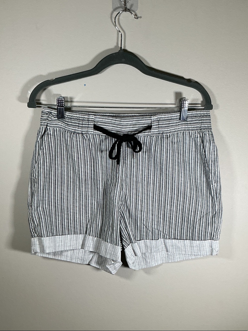 Eddie Bauer Striped Linen Blend Shorts Women’s Medium Pull On